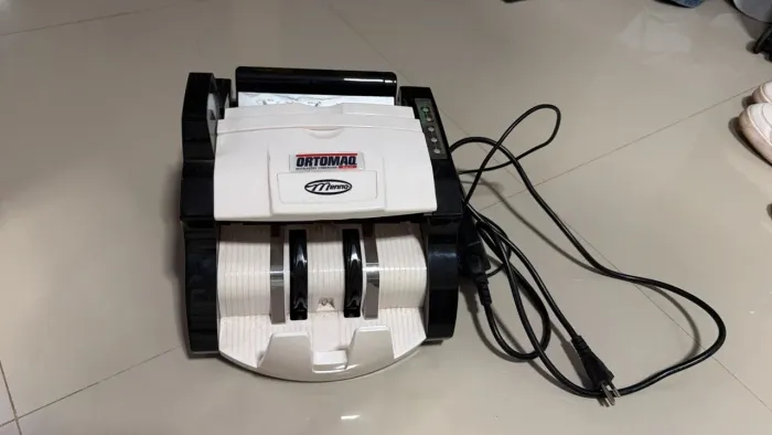 Máquina contar dinheiro 