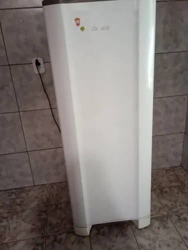 Vendo geladeira funcionando