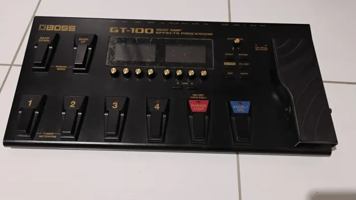 Pedaleira Boss GT100