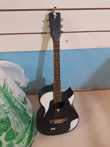 Violão restaurado