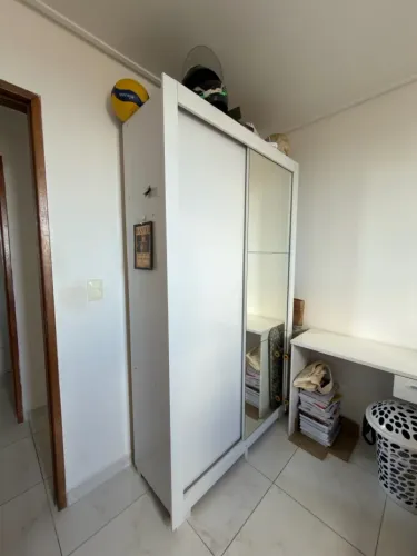 Guarda roupa de solteiro