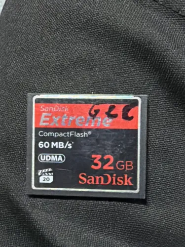 Cartão compact flash  SANDISK