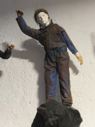Boneco de terro colicinado