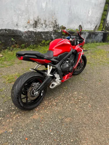 CBR 650 mas zera da ilha 