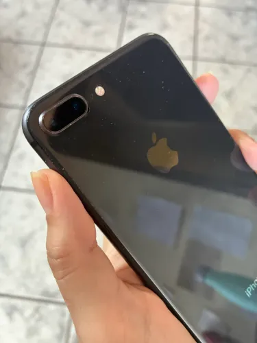 Iphone 8 PLUS