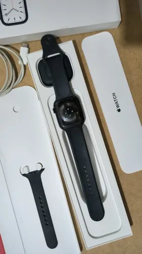 Apple Watch Series 7 - 32GB GPS