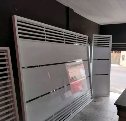 PORTÃO DE ALUMINIO E FERRO GALVANIZADO!!