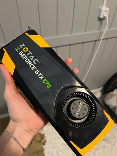 Placa de Vídeo ZOTAC NVIDIA GeForce GTX 670 2GB GDDR5
