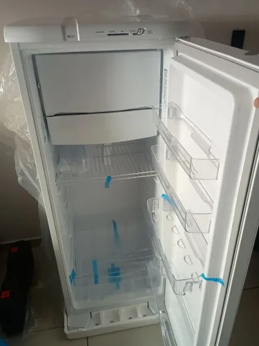 REFRIGERADOR ELETROLUX NOVA NUNCA USADA