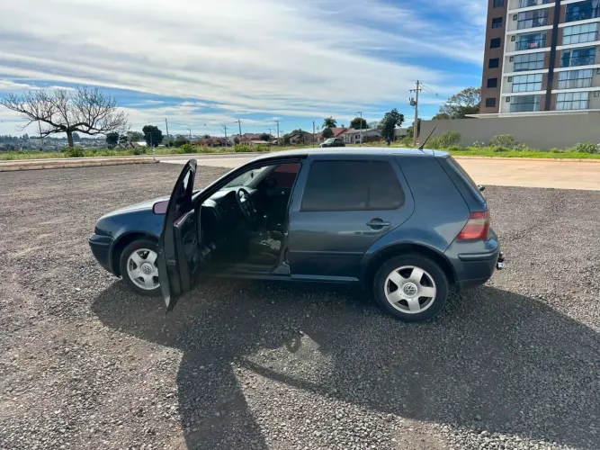 Volkswagen Golf 1.6 MI/ 1.6 MI Gener./black & Silver 2002