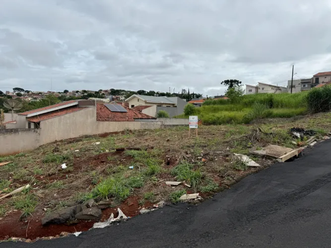 TERRENO À VENDA NO RESIDENCIAL VILLÁGIO DI ROMA EM APUCARANA