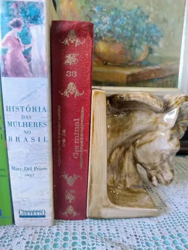 Suporte para livros antigo forma de cavalo de cerâmica vitrificada