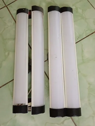 4 LUMINÁRIAS TUBOLARES LED