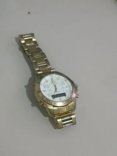 Relógio Dourado DSB A Prova d'água