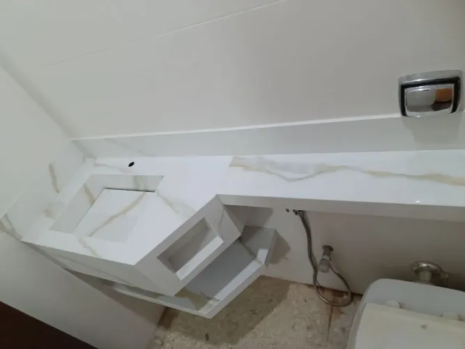 Pias de banheiro em porcelanato