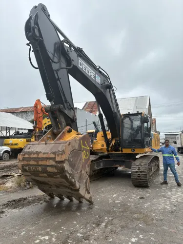 Escavadeira John Deere 350 ano 2019