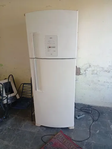Geladeira Brastemp ative Frost Free funcionando perfeitamente (127 volts) 400 litros