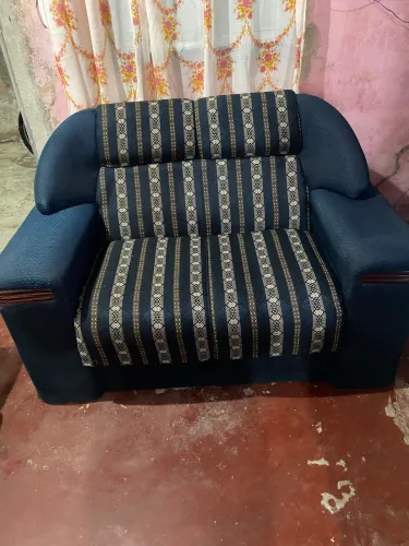 Sofá dois lugares todo bom (sem avaria) 