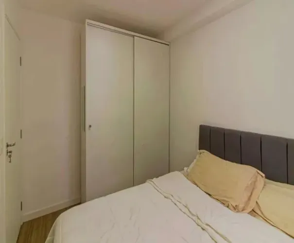 Apartamento ( 2 dormitórios ) , aluguel anual com caução e com mobília.