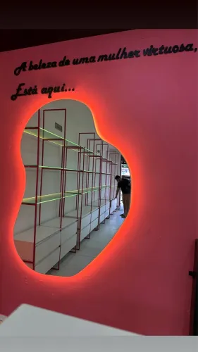 Espelho orgânico grande com iluminação de led