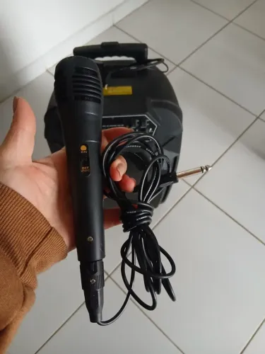 Caixa de Som com Karaoke