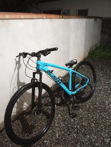 bike ksw aro 26 com marchas e freio hidraulico novos da absolut e banco brutos POUCO USAD