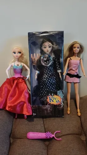 Conjunto 3 bonecas Wandinha Barbie Elsa 30cm