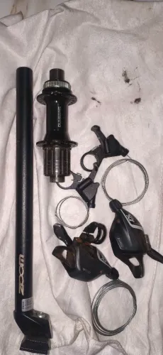 Trava Suspensão RockShox / Cubo Boost Shimano