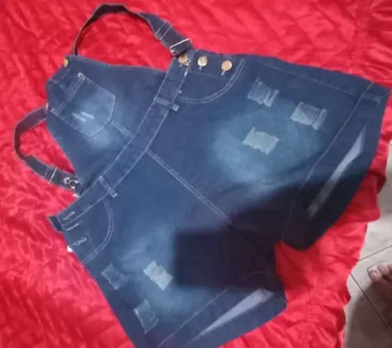 jardineira nova jeans com lycra tam 46-48  ....... há mais modelos e tamanhos zap 11-95786