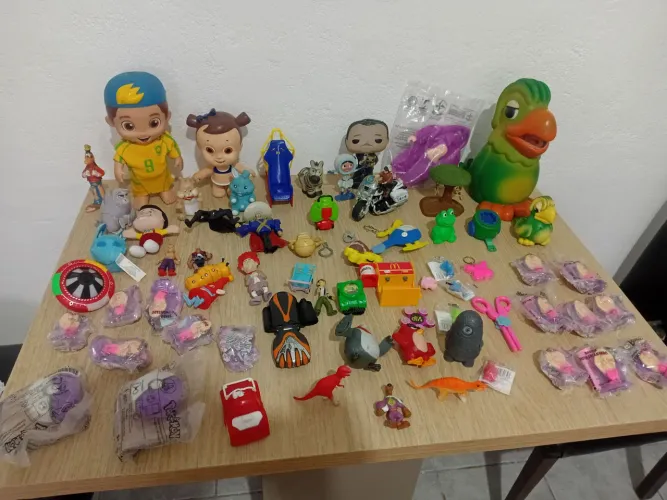 Lote de brinquedo