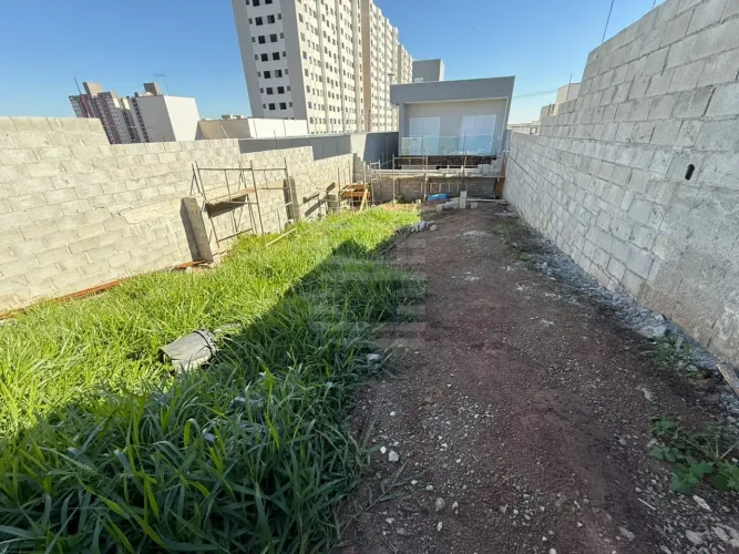 Terreno à venda com 200m² e todo murado no Jardim Ibirapuera em Campinas