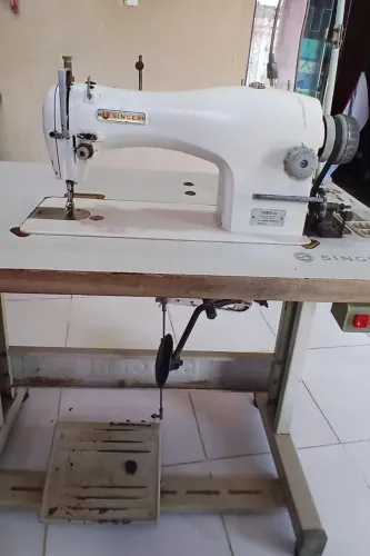Maquina de costura reta industrial
