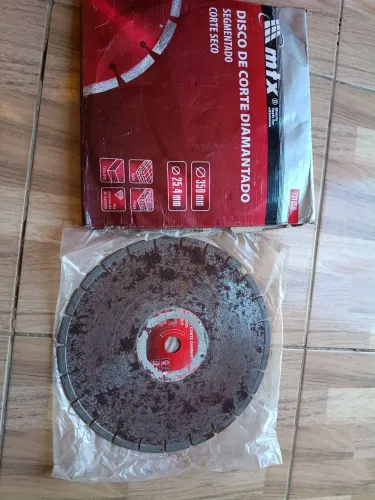 Vendo disco corte ceco. Diâmetro 350 mm.                  25.4mm novo valor 150 reais 