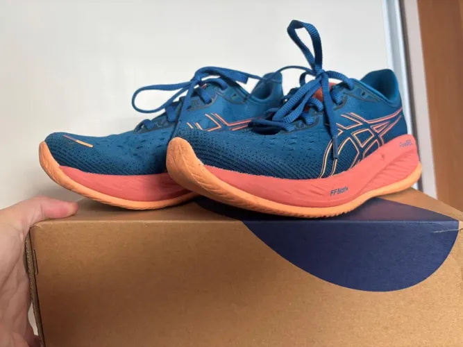 Tênis Feminino Asics Gel-Cumulus 26