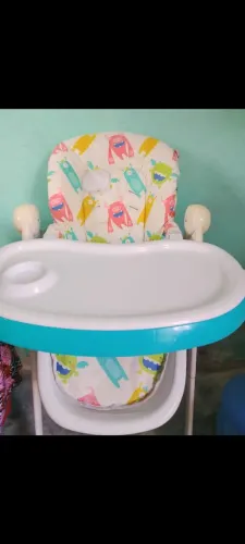 Cadeirinha de alimentação