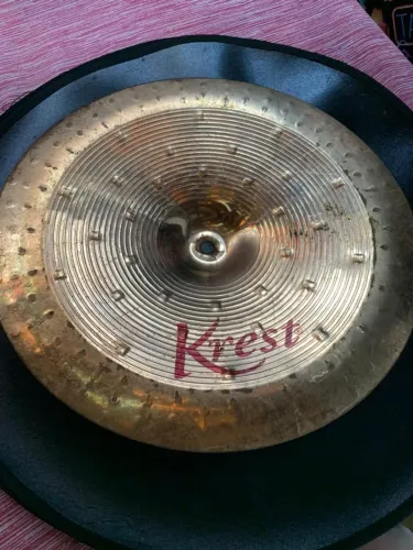 China Krest Fusion 16" - 1ª Geração (Som Explosivo + Detalhe)
