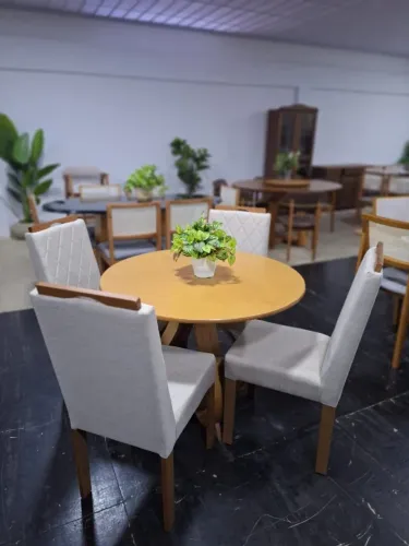 Mesa de Jantar Argo com 4 cadeiras - Mesa redonda