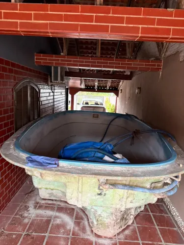 Piscina em fibra + motor + filtro