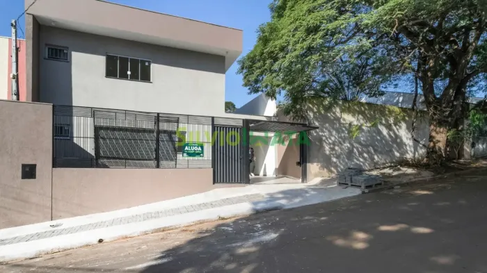 EXCELENTE SOBRADO NOVO, 04 QUARTOS, AMPLO QUINTAL, JARDIM MONTREAL