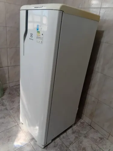 Geladeira eletrolux