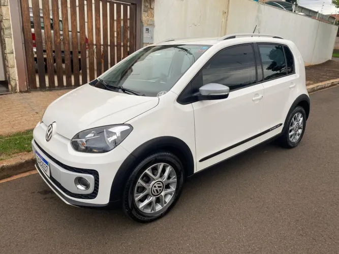 Volkswagen Up! Cross 1.0 TSI Total Flex 12V 5P 2016