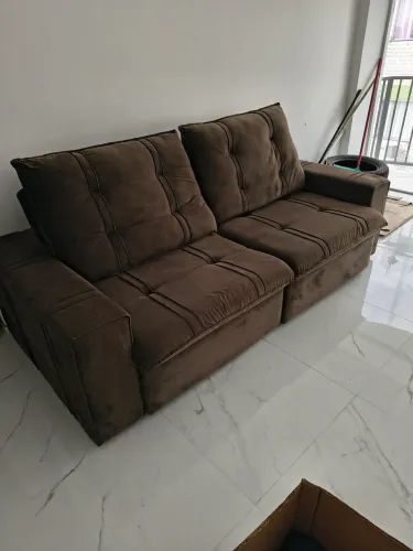 Sofá retrátil veludo bipartido 4 lugares 8 meses de uso bem novo 