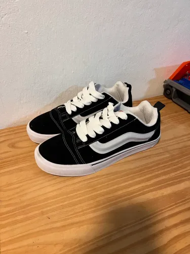 Tênis vans KNU