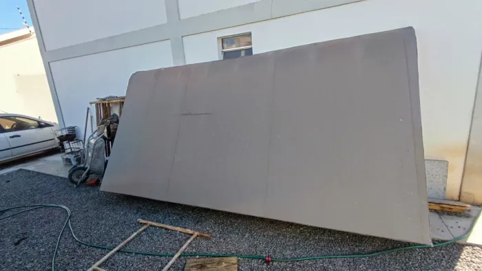 Toldo metálico 2,20m x 4,40m bem conservado