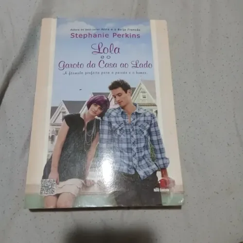 Livro Lola e o Garoto da Casa ao Lado de Stephanie Perkins