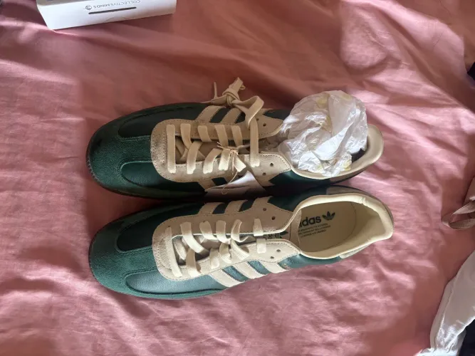 Tênis adidas