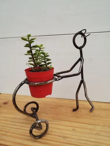 Suporte pra colocar plantas em seu jardim