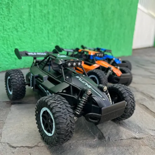 Carrinho de Controle Remoto off-road ate 20km/h a bateria recarregável