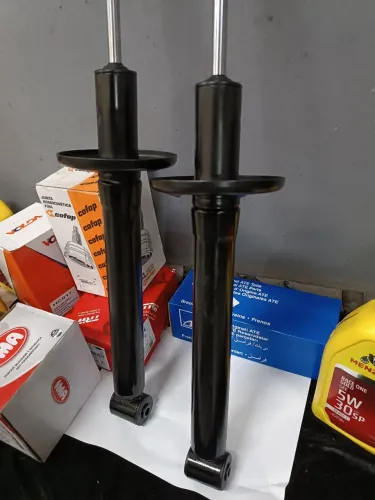 "" "Super Promoção Mês Maio" "Amortecedor traseiro Golf 95 - Valor 80,00 (cada)