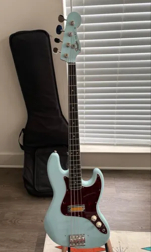 Baixo Fender Goldfoil Jazz Bass